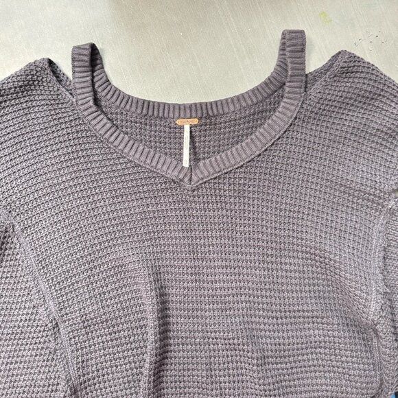 Free People Moonshine Oversize Gray Cold Shoulder Waffle Knit Asymmetrical XS - Picture 7 of 13